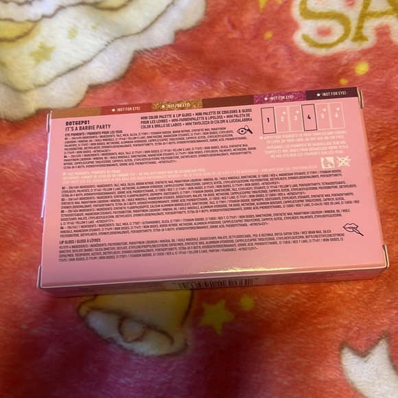 NYX Professional Makeup Barbie On The Go Eye Palette - Picture 3 of 3